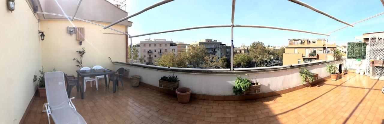 La Terrazza Del Sole Apartment Рим Екстериор снимка